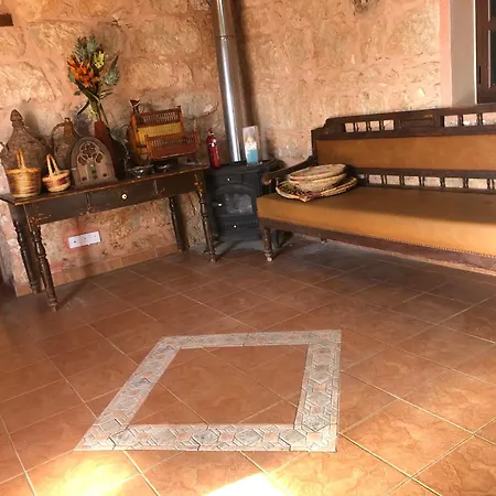 Dom wakacyjny Zivla's Stone House